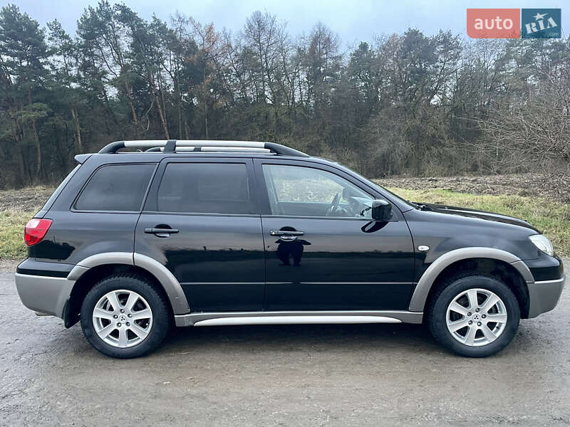 Внедорожник / Кроссовер Mitsubishi Outlander 2006 в Ровно