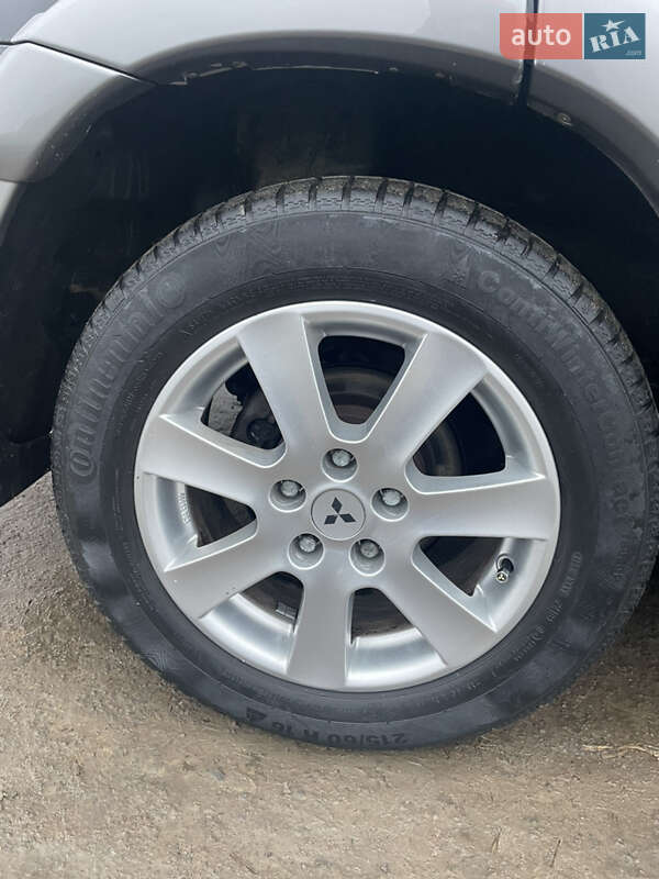 Внедорожник / Кроссовер Mitsubishi Outlander 2006 в Ровно