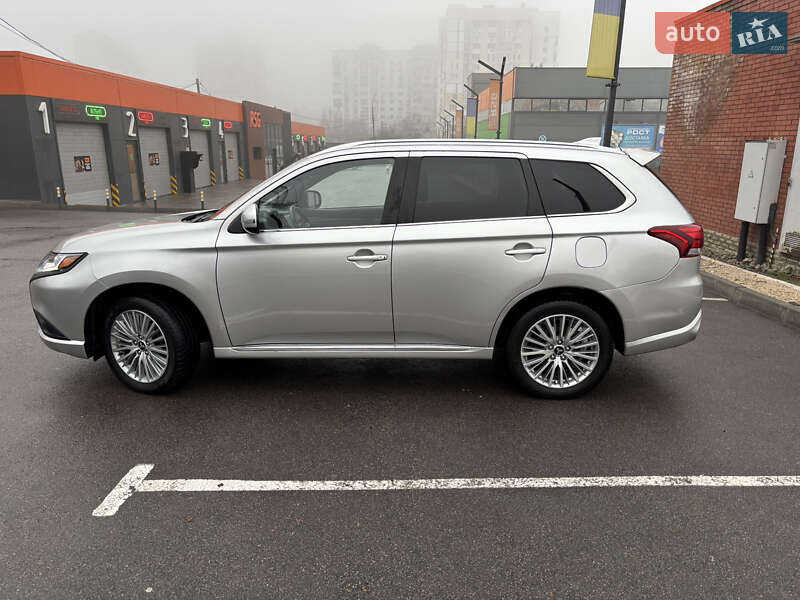 Внедорожник / Кроссовер Mitsubishi Outlander 2018 в Харькове