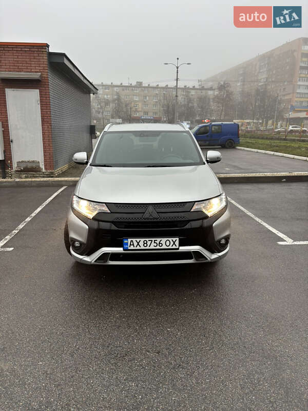 Внедорожник / Кроссовер Mitsubishi Outlander 2018 в Харькове