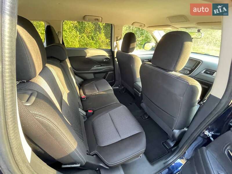 Позашляховик / Кросовер Mitsubishi Outlander 2017 в Богородчанах