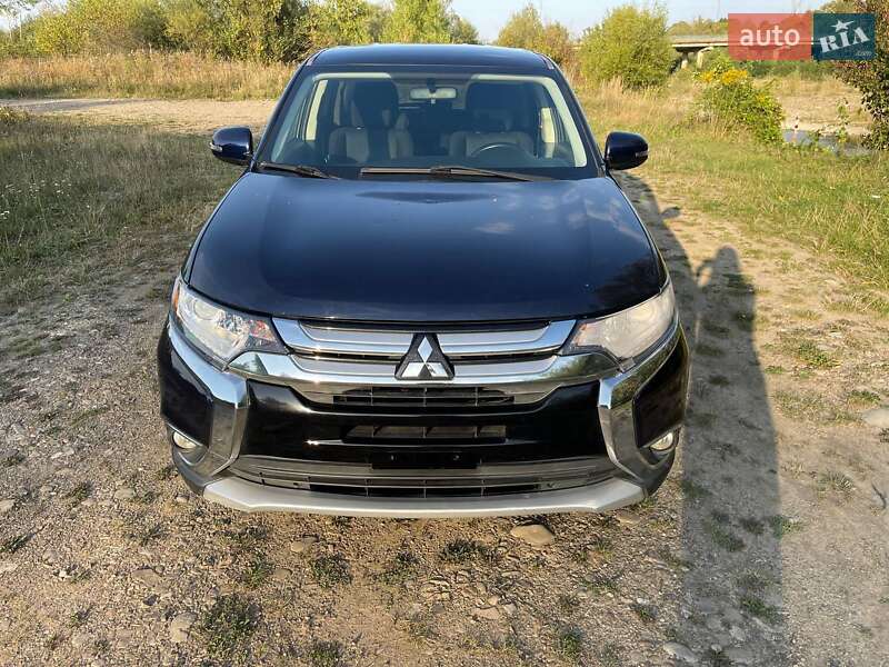 Позашляховик / Кросовер Mitsubishi Outlander 2017 в Богородчанах
