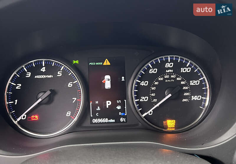 Позашляховик / Кросовер Mitsubishi Outlander 2017 в Луцьку