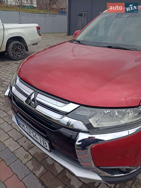 Внедорожник / Кроссовер Mitsubishi Outlander 2016 в Малине фото 9 Внедорожник / Кроссовер Mitsubishi Outlander 2016 в Малине