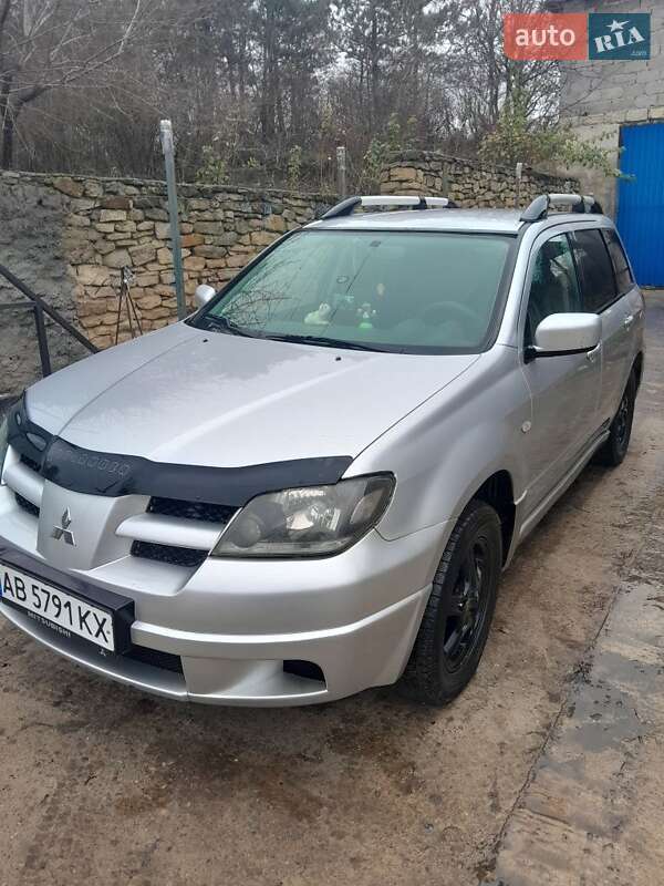 Внедорожник / Кроссовер Mitsubishi Outlander 2003 в Ямполе