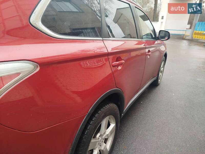 Внедорожник / Кроссовер Mitsubishi Outlander 2014 в Шепетовке