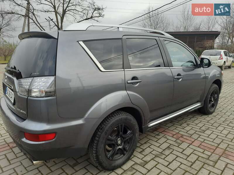 Внедорожник / Кроссовер Mitsubishi Outlander 2009 в Золочеве