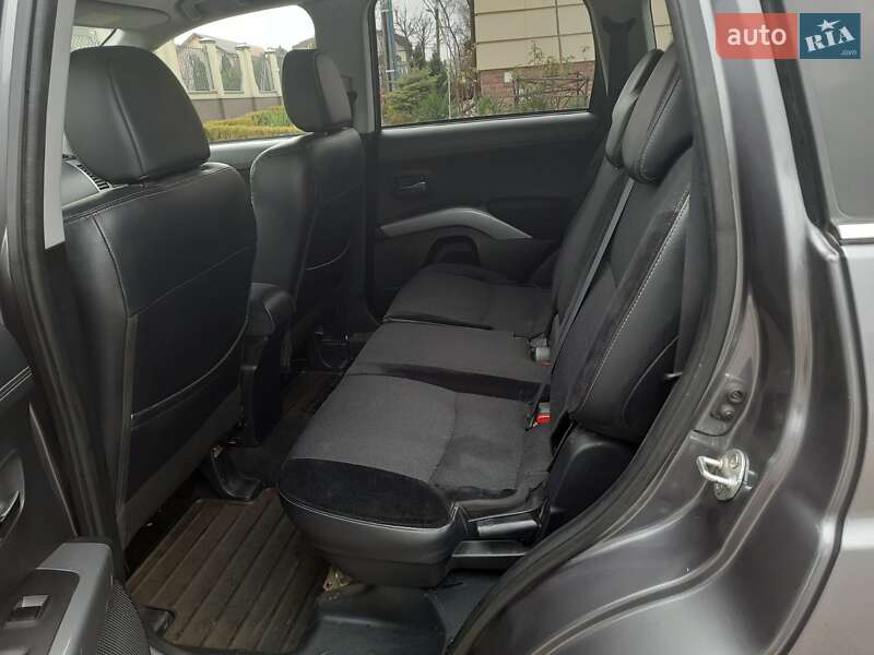 Внедорожник / Кроссовер Mitsubishi Outlander 2009 в Золочеве
