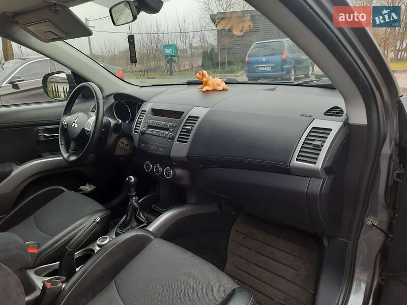 Внедорожник / Кроссовер Mitsubishi Outlander 2009 в Золочеве