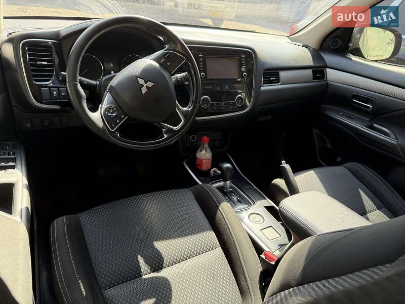 Позашляховик / Кросовер Mitsubishi Outlander 2017 в Кам'янському фото 11 Позашляховик / Кросовер Mitsubishi Outlander 2017 в Кам'янському
