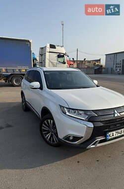 Внедорожник / Кроссовер Mitsubishi Outlander 2020 в Чернигове