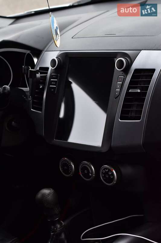 Позашляховик / Кросовер Mitsubishi Outlander 2008 в Кривому Розі фото 44 Позашляховик / Кросовер Mitsubishi Outlander 2008 в Кривому Розі