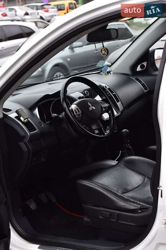 Позашляховик / Кросовер Mitsubishi Outlander 2008 в Кривому Розі фото 58 Позашляховик / Кросовер Mitsubishi Outlander 2008 в Кривому Розі