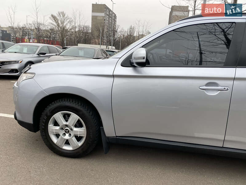 Позашляховик / Кросовер Mitsubishi Outlander 2012 в Києві фото 12 Позашляховик / Кросовер Mitsubishi Outlander 2012 в Києві