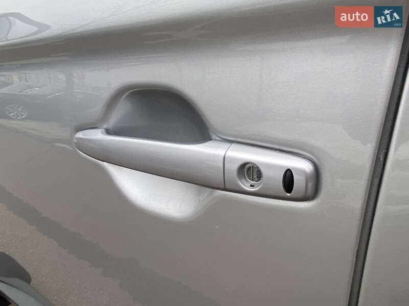 Позашляховик / Кросовер Mitsubishi Outlander 2012 в Києві фото 15 Позашляховик / Кросовер Mitsubishi Outlander 2012 в Києві