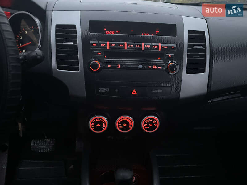 Внедорожник / Кроссовер Mitsubishi Outlander 2007 в Николаеве фото 17 Внедорожник / Кроссовер Mitsubishi Outlander 2007 в Николаеве