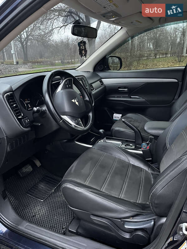 Позашляховик / Кросовер Mitsubishi Outlander 2018 в Кропивницькому фото 16 Позашляховик / Кросовер Mitsubishi Outlander 2018 в Кропивницькому