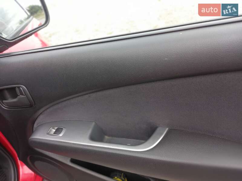 Позашляховик / Кросовер Mitsubishi Outlander 2003 в Хотині фото 15 Позашляховик / Кросовер Mitsubishi Outlander 2003 в Хотині