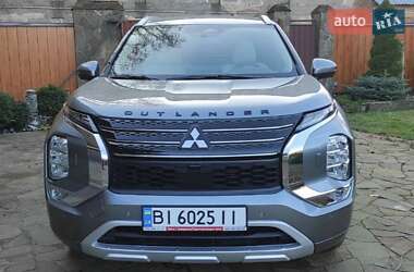 Внедорожник / Кроссовер Mitsubishi Outlander 2023 в Полтаве