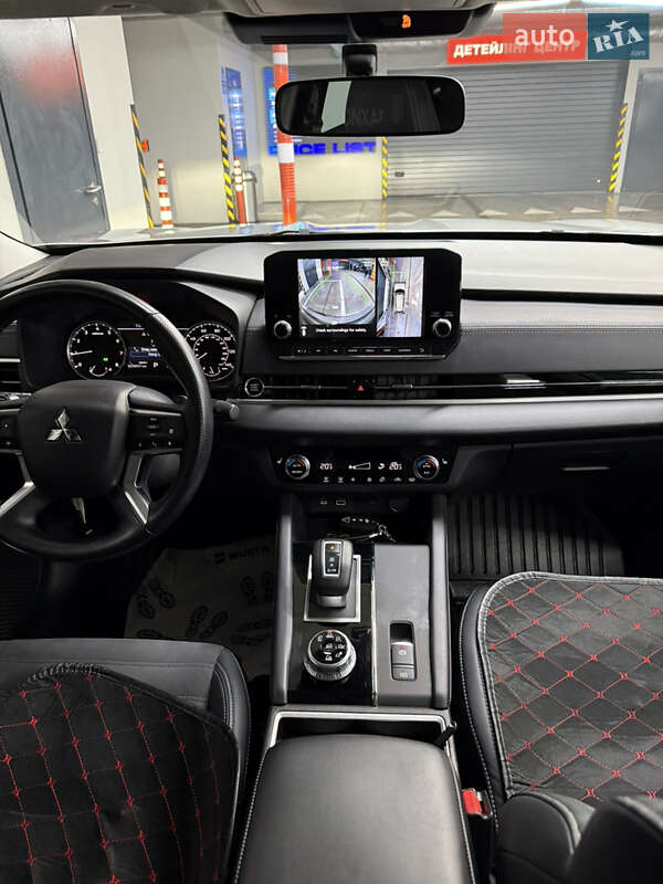 Внедорожник / Кроссовер Mitsubishi Outlander 2022 в Ирпене