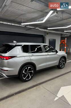 Позашляховик / Кросовер Mitsubishi Outlander 2022 в Ірпені