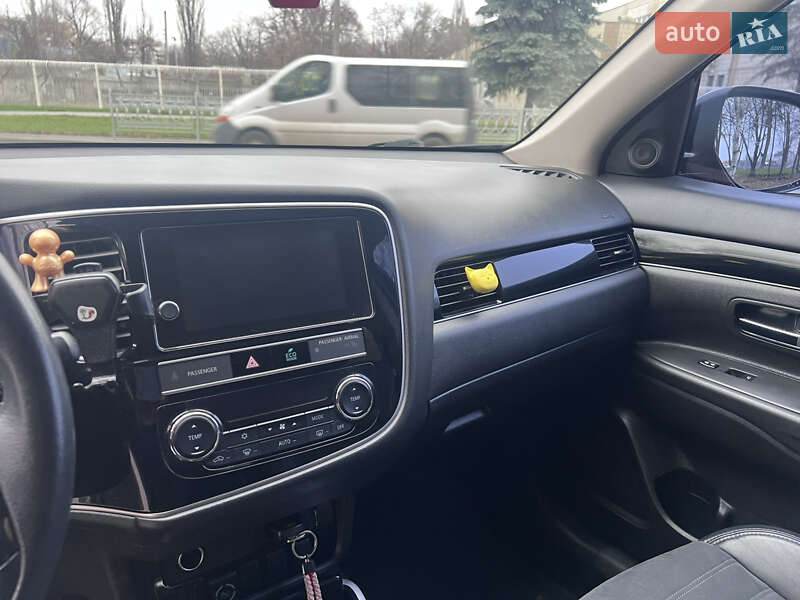 Внедорожник / Кроссовер Mitsubishi Outlander 2019 в Киеве фото 7 Внедорожник / Кроссовер Mitsubishi Outlander 2019 в Киеве