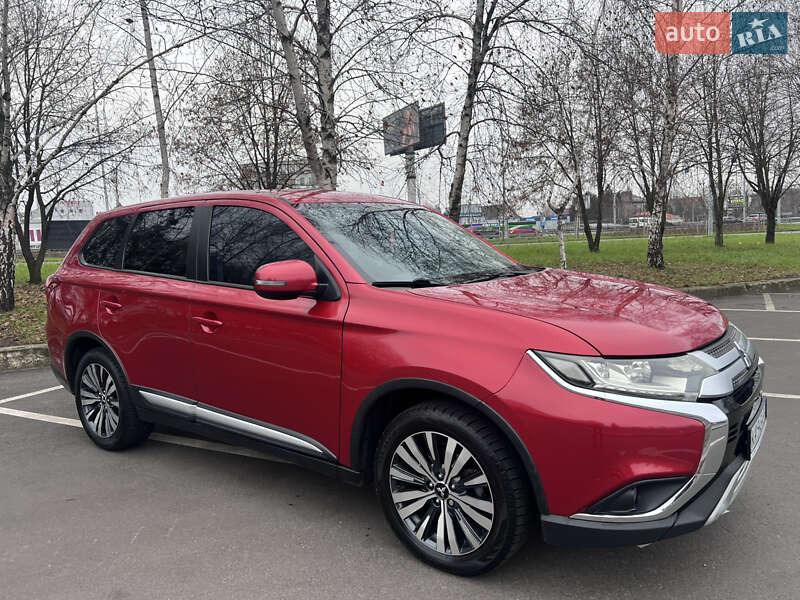 Внедорожник / Кроссовер Mitsubishi Outlander 2019 в Киеве фото 2 Внедорожник / Кроссовер Mitsubishi Outlander 2019 в Киеве