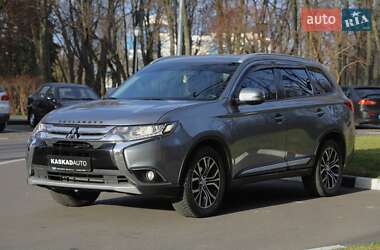 Внедорожник / Кроссовер Mitsubishi Outlander 2016 в Харькове