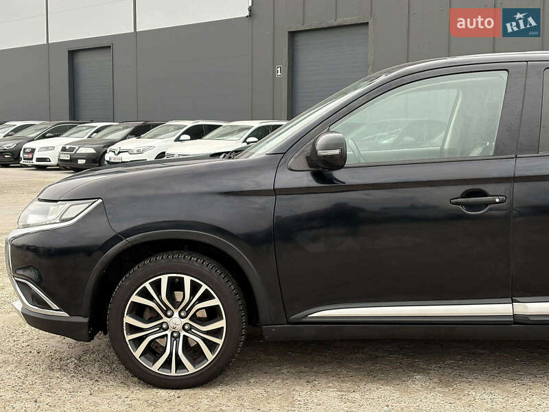 Позашляховик / Кросовер Mitsubishi Outlander 2017 в Львові фото 13 Позашляховик / Кросовер Mitsubishi Outlander 2017 в Львові
