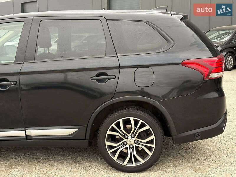 Позашляховик / Кросовер Mitsubishi Outlander 2017 в Львові фото 11 Позашляховик / Кросовер Mitsubishi Outlander 2017 в Львові