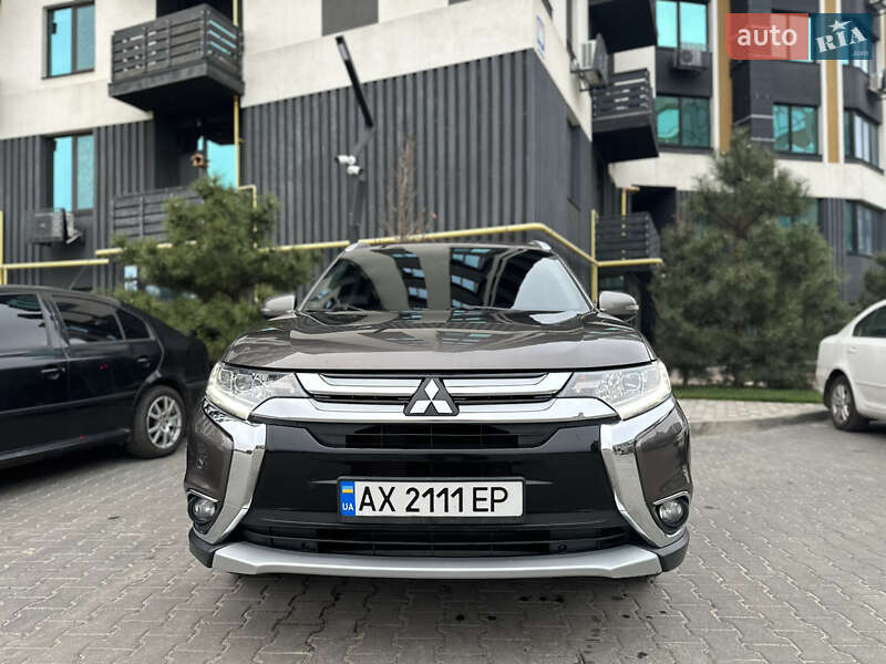 Внедорожник / Кроссовер Mitsubishi Outlander 2016 в Киеве фото 3 Внедорожник / Кроссовер Mitsubishi Outlander 2016 в Киеве