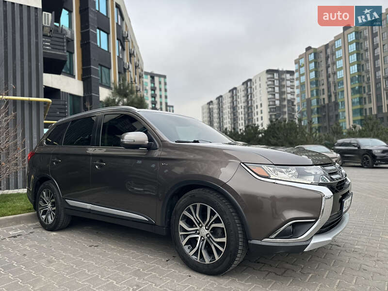 Внедорожник / Кроссовер Mitsubishi Outlander 2016 в Киеве фото 4 Внедорожник / Кроссовер Mitsubishi Outlander 2016 в Киеве