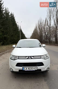 Внедорожник / Кроссовер Mitsubishi Outlander 2012 в Умани