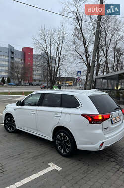 Внедорожник / Кроссовер Mitsubishi Outlander 2018 в Харькове