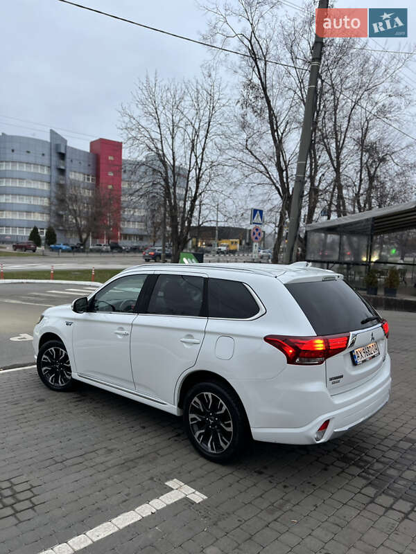 Внедорожник / Кроссовер Mitsubishi Outlander 2018 в Харькове фото Внедорожник / Кроссовер Mitsubishi Outlander 2018 в Харькове
