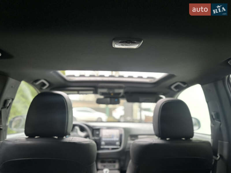 Позашляховик / Кросовер Mitsubishi Outlander 2019 в Львові фото 21 Позашляховик / Кросовер Mitsubishi Outlander 2019 в Львові