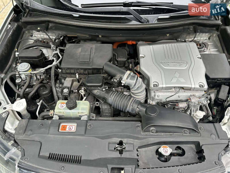 Позашляховик / Кросовер Mitsubishi Outlander 2019 в Львові фото 30 Позашляховик / Кросовер Mitsubishi Outlander 2019 в Львові