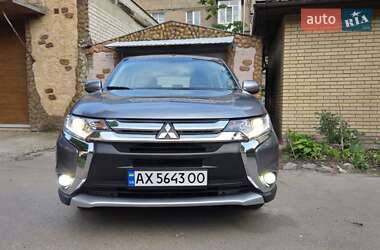 Позашляховик / Кросовер Mitsubishi Outlander 2016 в Харкові
