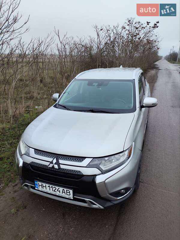 Mitsubishi Outlander 2019