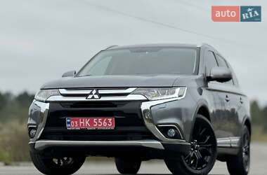 Внедорожник / Кроссовер Mitsubishi Outlander 2017 в Дрогобыче