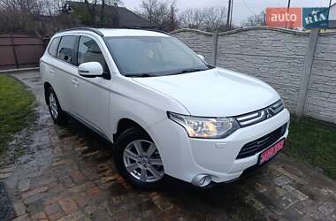 Внедорожник / Кроссовер Mitsubishi Outlander 2013 в Гоще