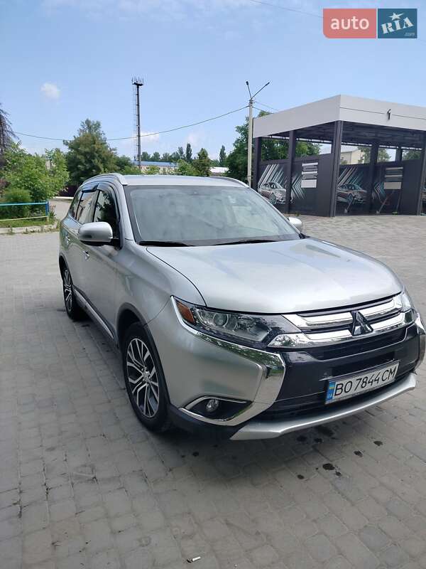 Внедорожник / Кроссовер Mitsubishi Outlander 2018 в Тернополе фото 7 Внедорожник / Кроссовер Mitsubishi Outlander 2018 в Тернополе