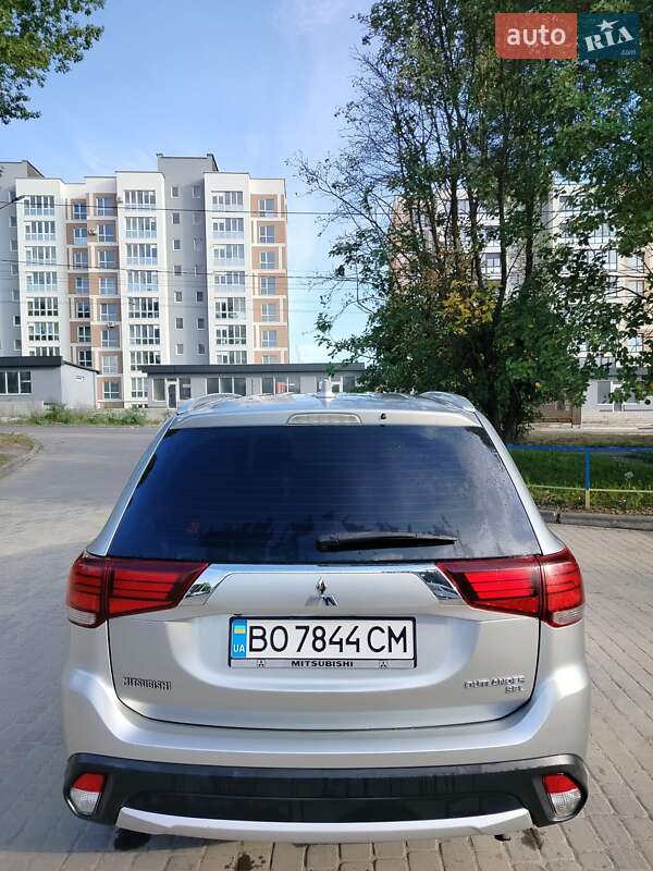 Внедорожник / Кроссовер Mitsubishi Outlander 2018 в Тернополе фото 11 Внедорожник / Кроссовер Mitsubishi Outlander 2018 в Тернополе
