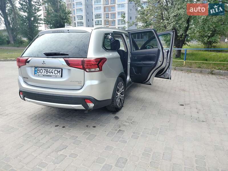 Внедорожник / Кроссовер Mitsubishi Outlander 2018 в Тернополе фото 5 Внедорожник / Кроссовер Mitsubishi Outlander 2018 в Тернополе