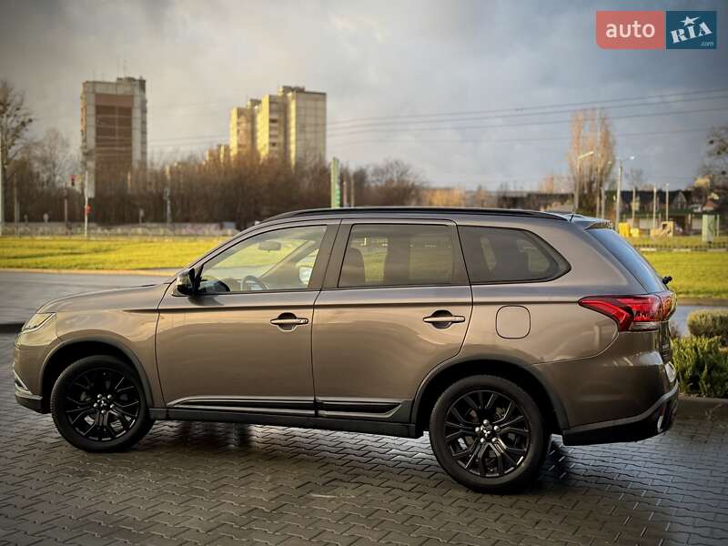 Внедорожник / Кроссовер Mitsubishi Outlander 2018 в Харькове фото 9 Внедорожник / Кроссовер Mitsubishi Outlander 2018 в Харькове