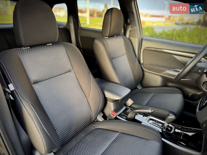 Внедорожник / Кроссовер Mitsubishi Outlander 2018 в Харькове фото 17 Внедорожник / Кроссовер Mitsubishi Outlander 2018 в Харькове