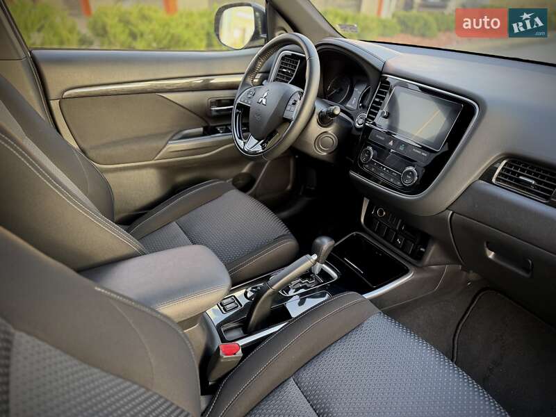 Внедорожник / Кроссовер Mitsubishi Outlander 2018 в Харькове фото 18 Внедорожник / Кроссовер Mitsubishi Outlander 2018 в Харькове
