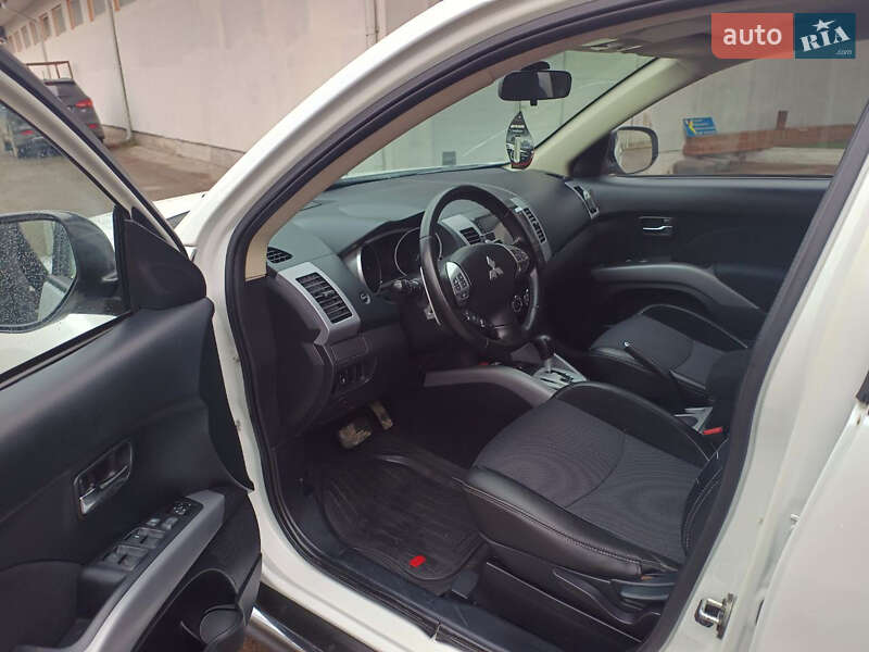 Внедорожник / Кроссовер Mitsubishi Outlander 2013 в Тернополе фото 17 Внедорожник / Кроссовер Mitsubishi Outlander 2013 в Тернополе