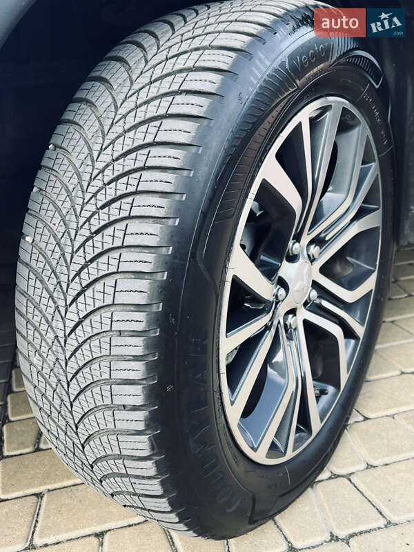 Внедорожник / Кроссовер Mitsubishi Outlander 2015 в Одессе фото 24 Внедорожник / Кроссовер Mitsubishi Outlander 2015 в Одессе