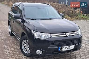Позашляховик / Кросовер Mitsubishi Outlander 2014 в Львові